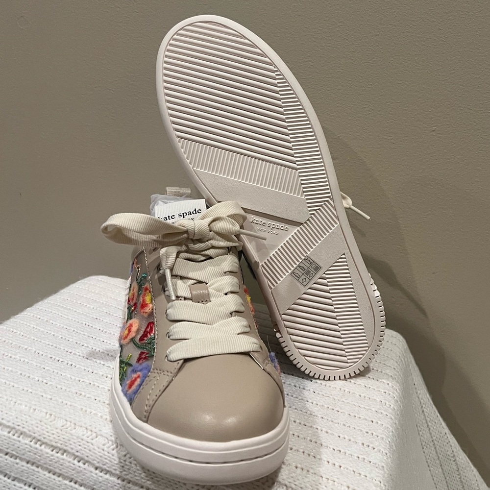 Kate Spade New York - K as in Kate Sneaker, size 8 NWT - Picture 4 of 10